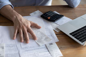 ההבדלים במיסוי בין עוסק מורשה לבין עוסק פטור ואיזה סטטוס עדיף למי? - תמונת אווירה